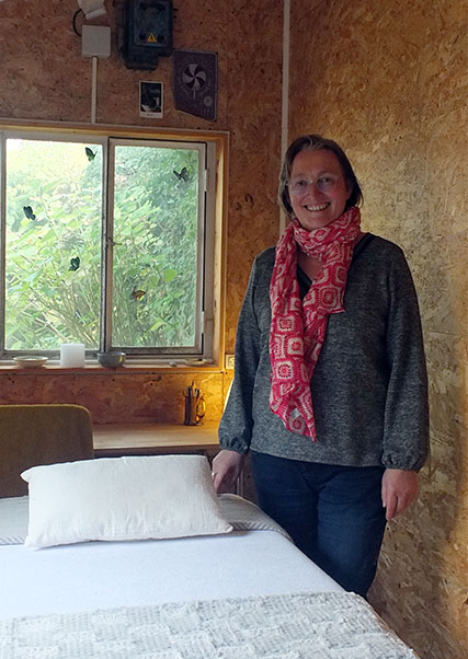 Cabinet et portrait de Nadine Lou